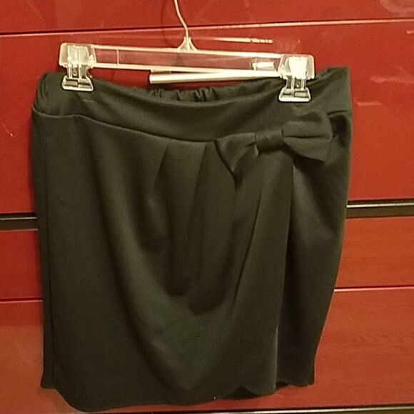 Sensational Collection Black Pencil Skirt with Bow - Picture 1 of 4